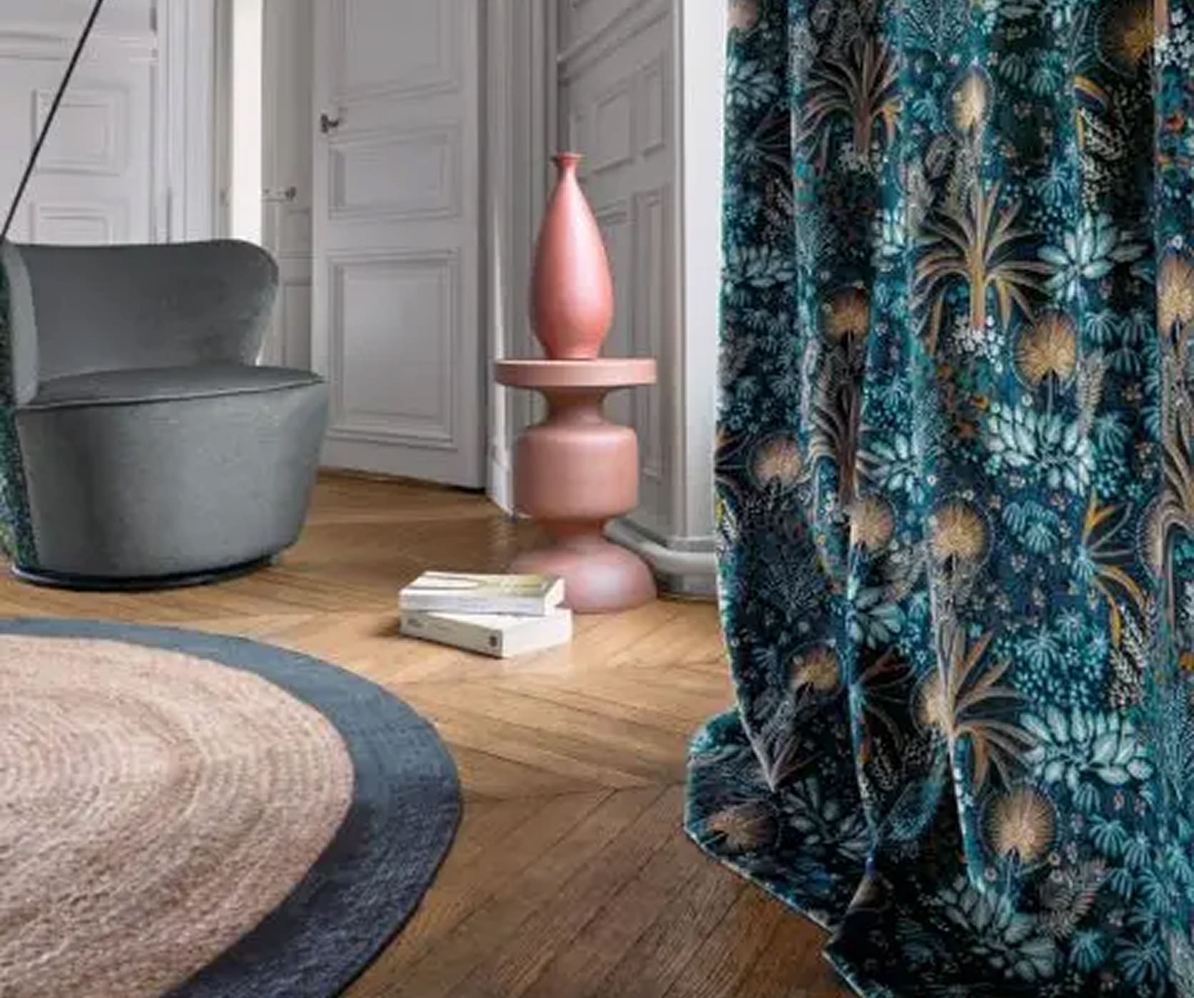 Intérieur avec doublure rideaux